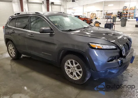 2016 Jeep Cherokee Latitude z USA, uszkodzony, nr VIN 1C4PJMCS8GW283397